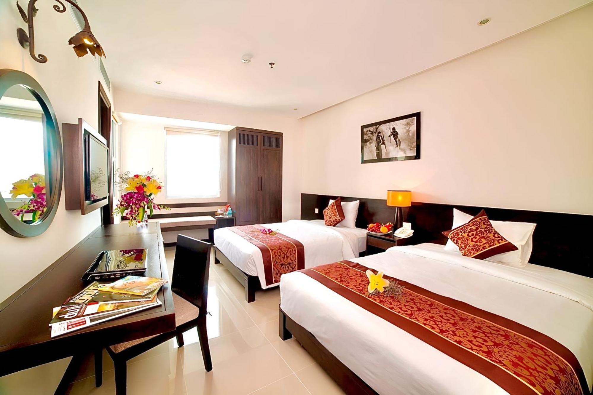 Edele Nha Trang Hotel Bagian luar foto