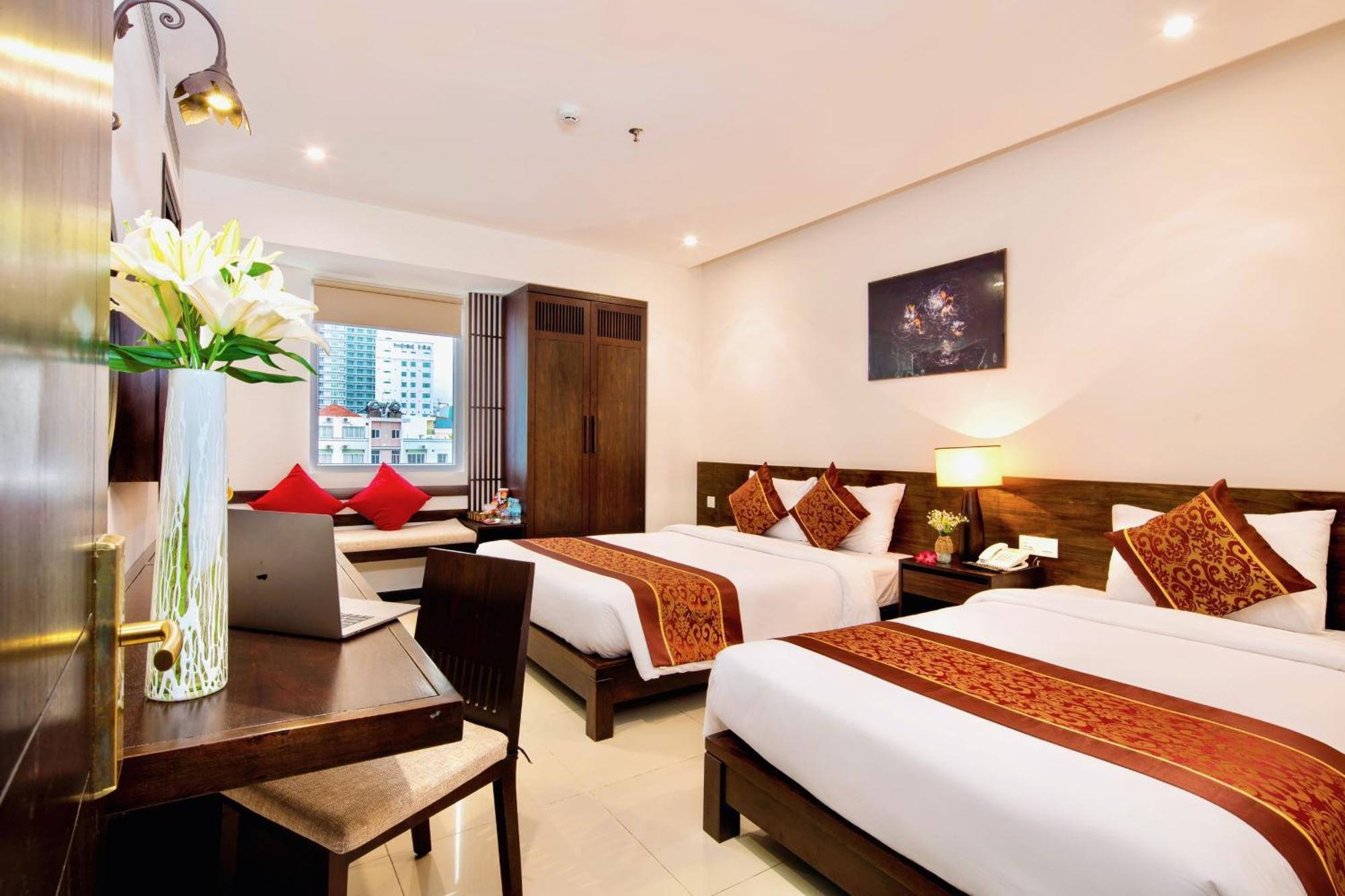 Edele Nha Trang Hotel Bagian luar foto