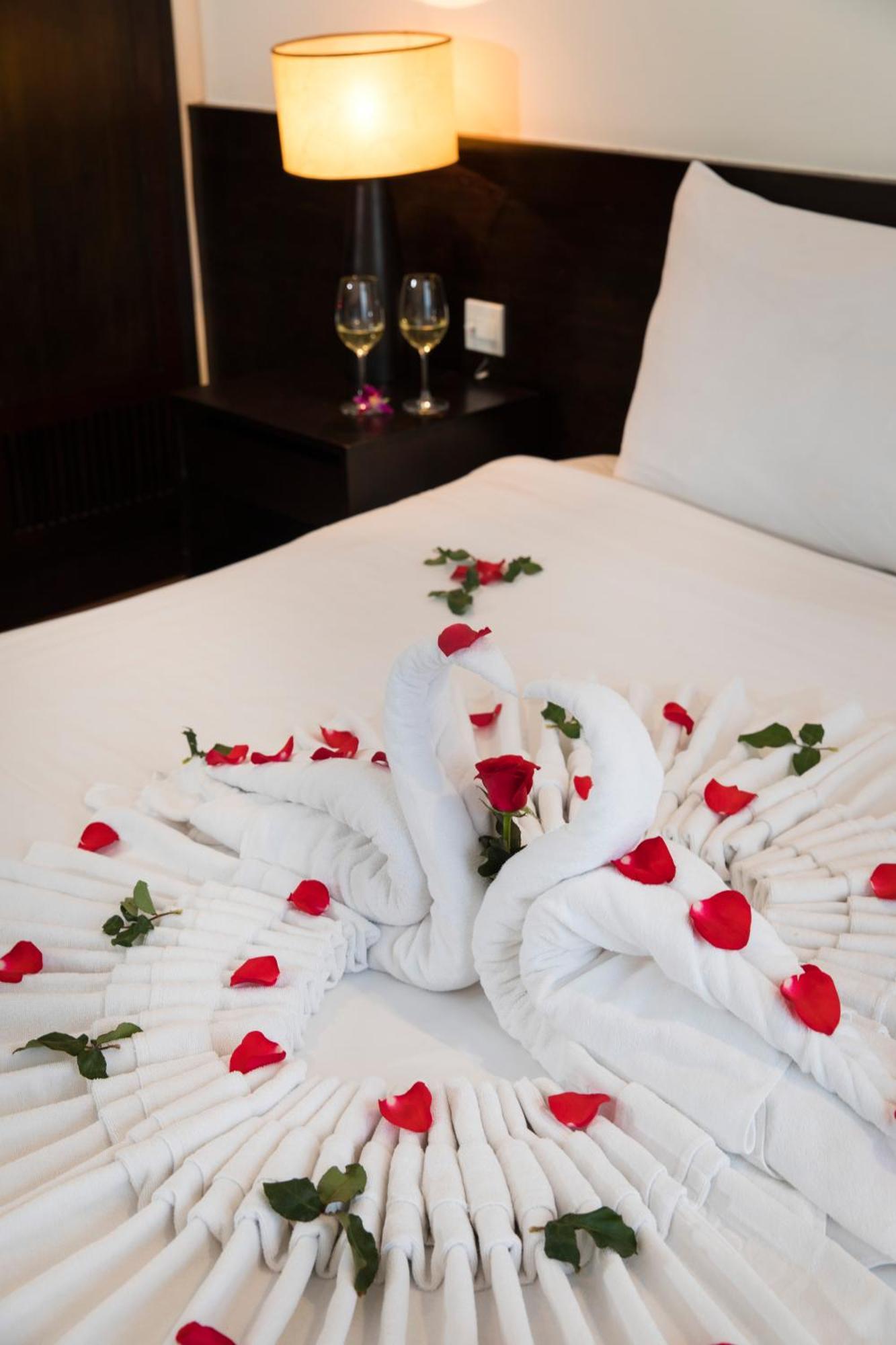 Edele Nha Trang Hotel Bagian luar foto
