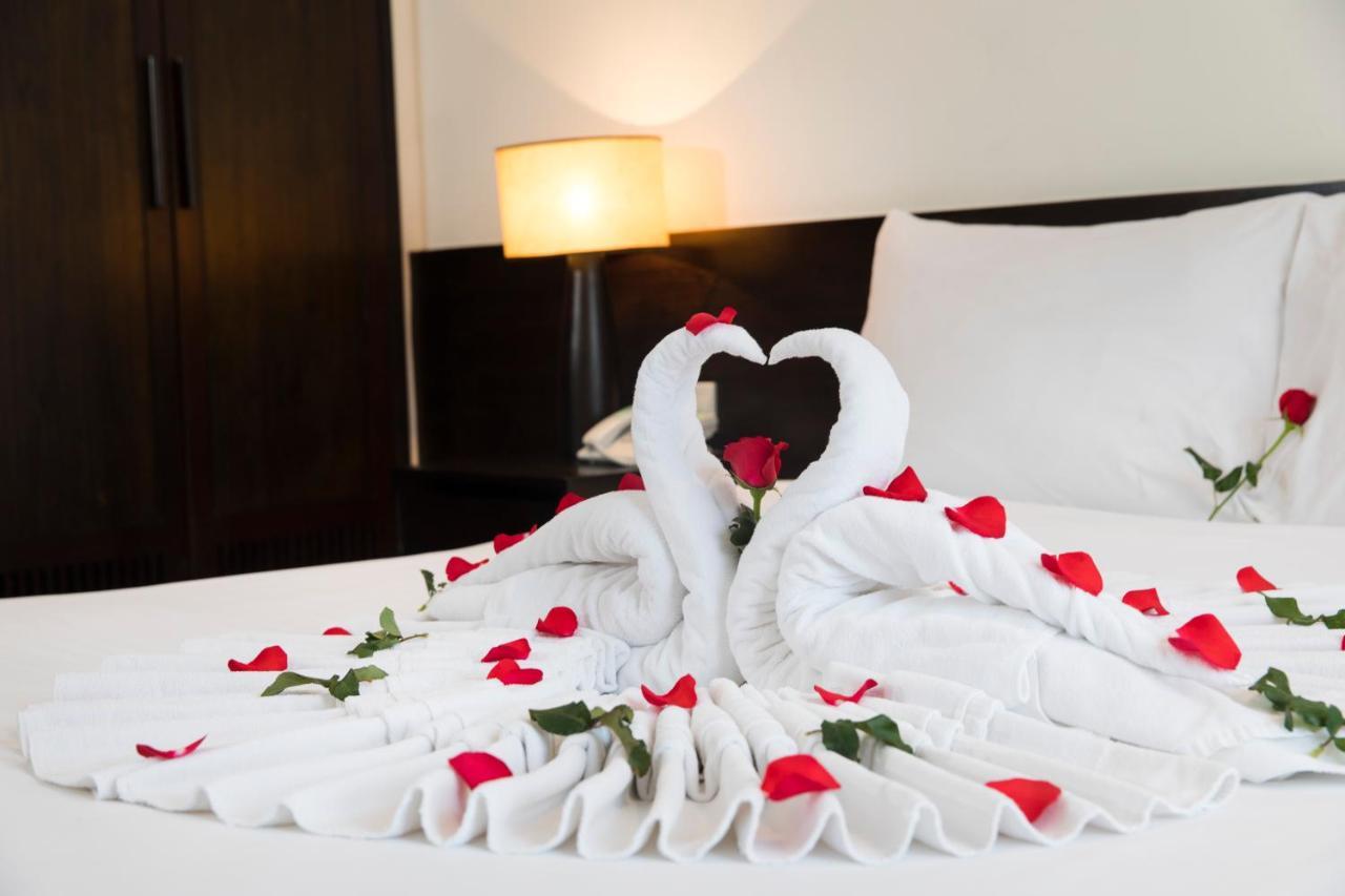 Edele Nha Trang Hotel Bagian luar foto