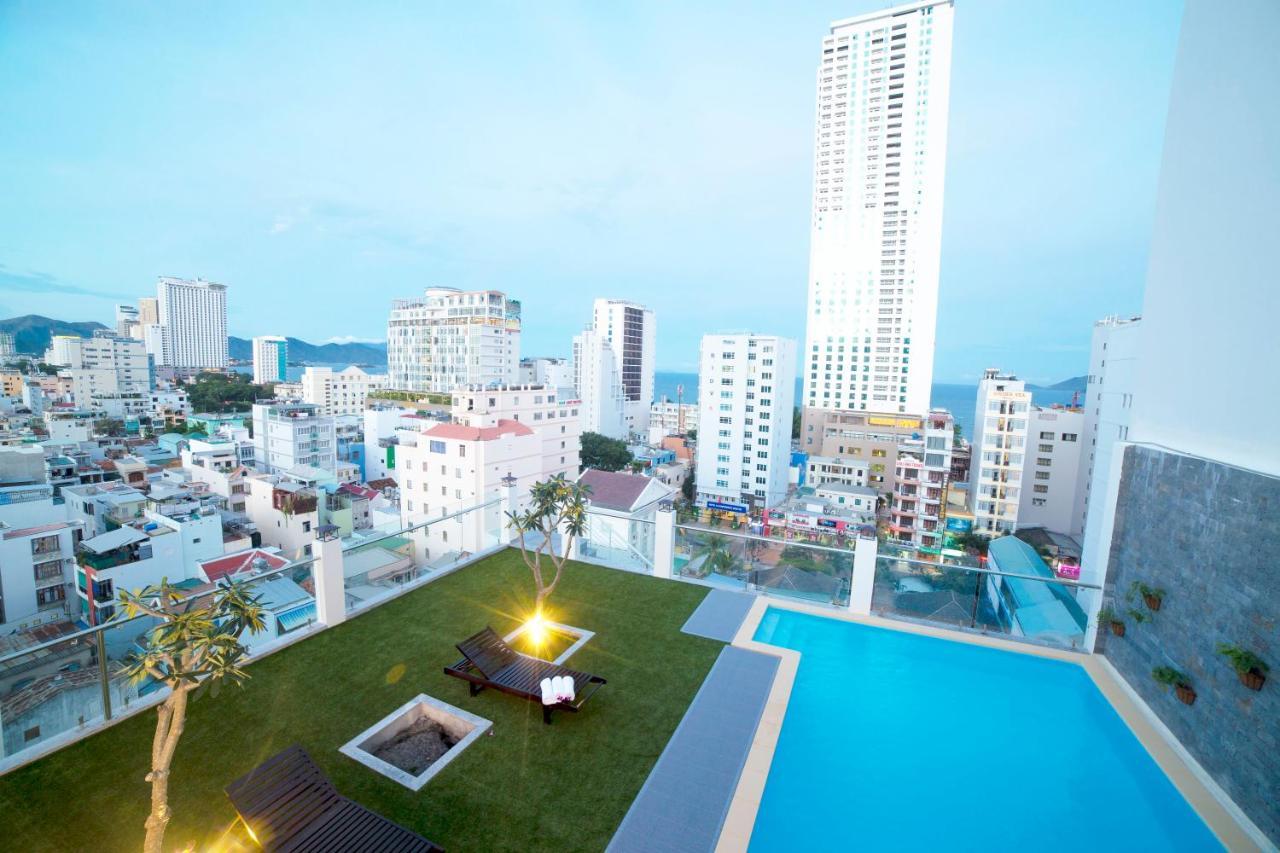 Edele Nha Trang Hotel Bagian luar foto